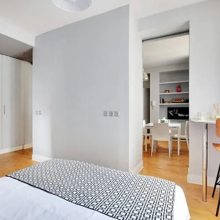 アパート Elegant 2 Pieces Moderne - Rue Du Colisee パリ