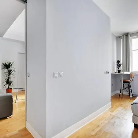 Elegant 2 Pieces Moderne - Rue Du Colisee *