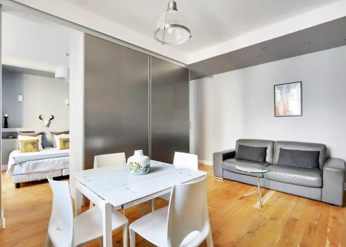 Elegant 2 Pièces Moderne - Rue Du Colisée Apartamento *