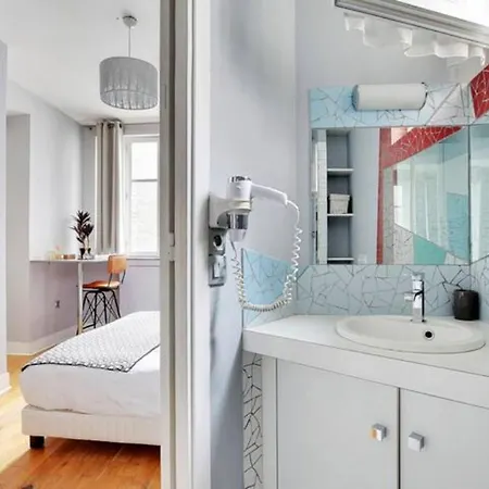 Appartement Elegant 2 Pièces Moderne - Rue Du Colisée *